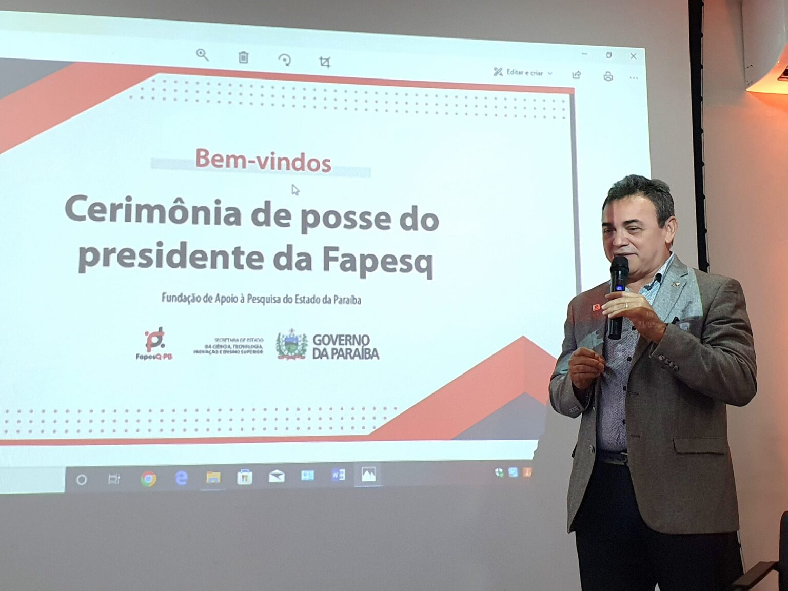 Posse-do-novo-presidente-da-FAPESQ-10-1536x1152.jpg