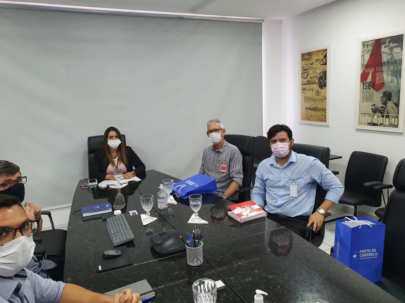 Reunião Docas.jpg