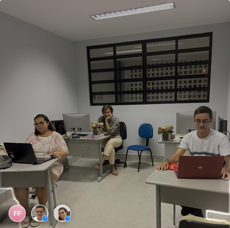 Foto equipe.jpeg