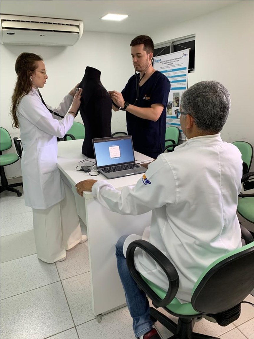 Empreendedor do Sertão da Paraíba cria um simulador inovador de ausculta cardíaca e pulmonar para o ensino em saúde
